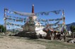 stupa-met-tibetaanse-vlaggen